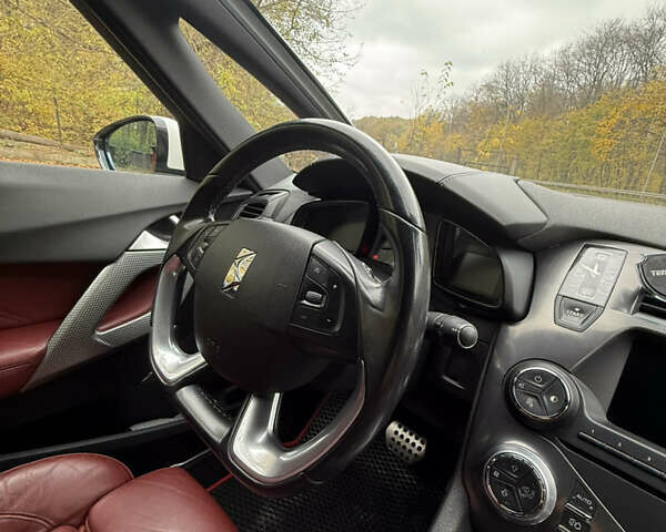 Ситроен ДС5 2013 в Виннице на Automoto.ua Белый Ситроен ДС5, объемом двигателя 2 л и пробегом 233 тыс. км за 14500 $, фото 16 на Automoto.ua
