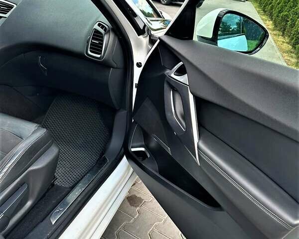 Білий Сітроен ДС5, об'ємом двигуна 2 л та пробігом 202 тис. км за 11750 $, фото 15 на Automoto.ua
