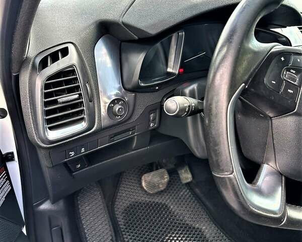 Білий Сітроен ДС5, об'ємом двигуна 2 л та пробігом 202 тис. км за 11750 $, фото 8 на Automoto.ua