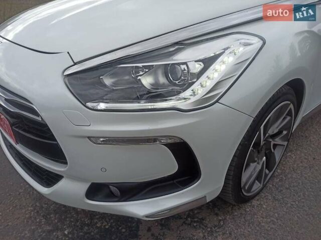 Белый Ситроен ДС5, объемом двигателя 2 л и пробегом 264 тыс. км за 11950 $, фото 7 на Automoto.ua