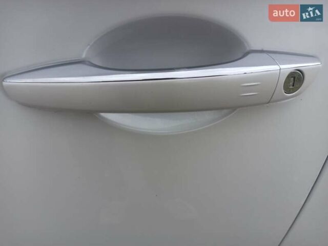 Белый Ситроен ДС5, объемом двигателя 2 л и пробегом 264 тыс. км за 11950 $, фото 16 на Automoto.ua