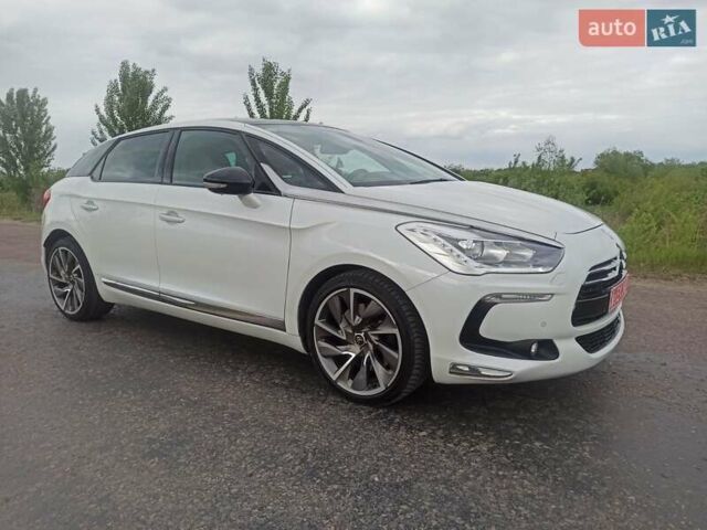 Белый Ситроен ДС5, объемом двигателя 2 л и пробегом 264 тыс. км за 11950 $, фото 1 на Automoto.ua