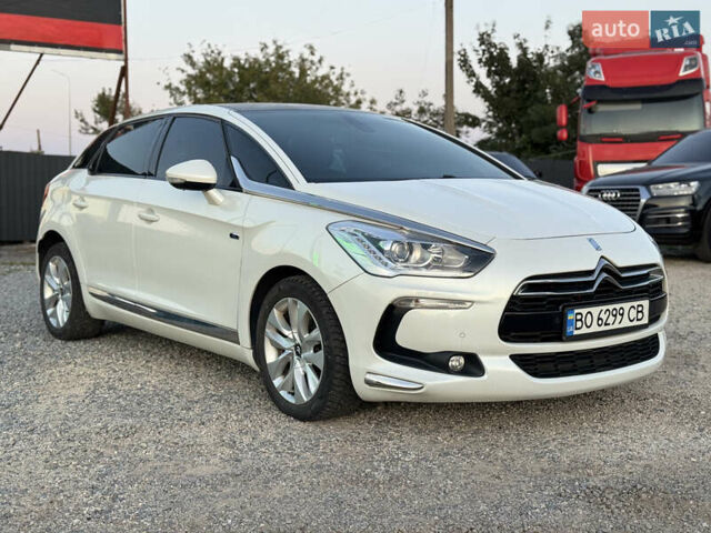 Белый Ситроен ДС5, объемом двигателя 2 л и пробегом 271 тыс. км за 11999 $, фото 4 на Automoto.ua