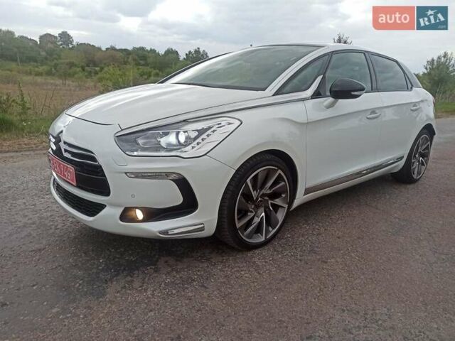 Белый Ситроен ДС5, объемом двигателя 2 л и пробегом 264 тыс. км за 11950 $, фото 2 на Automoto.ua