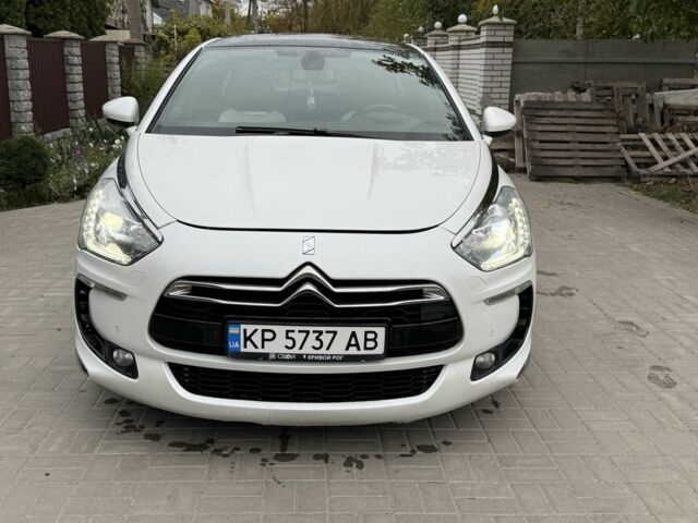 Белый Ситроен ДС5, объемом двигателя 2 л и пробегом 270 тыс. км за 9500 $, фото 1 на Automoto.ua