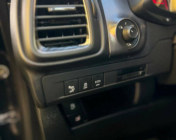 Чорний Сітроен ДС5, об'ємом двигуна 2 л та пробігом 167 тис. км за 10500 $, фото 16 на Automoto.ua