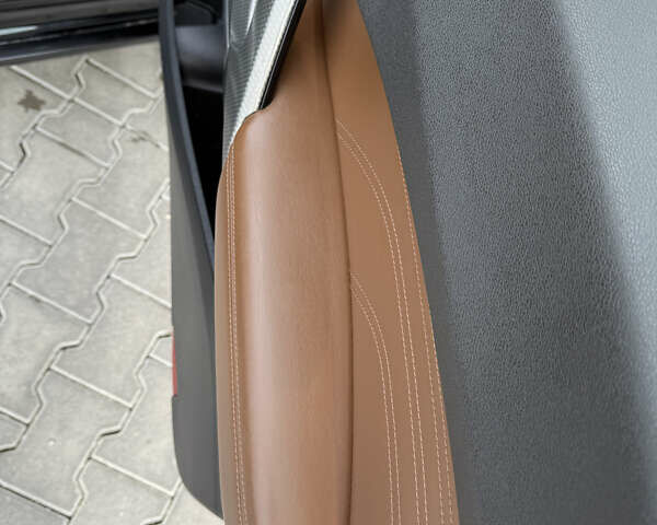 Чорний Сітроен ДС5, об'ємом двигуна 2 л та пробігом 209 тис. км за 11950 $, фото 63 на Automoto.ua