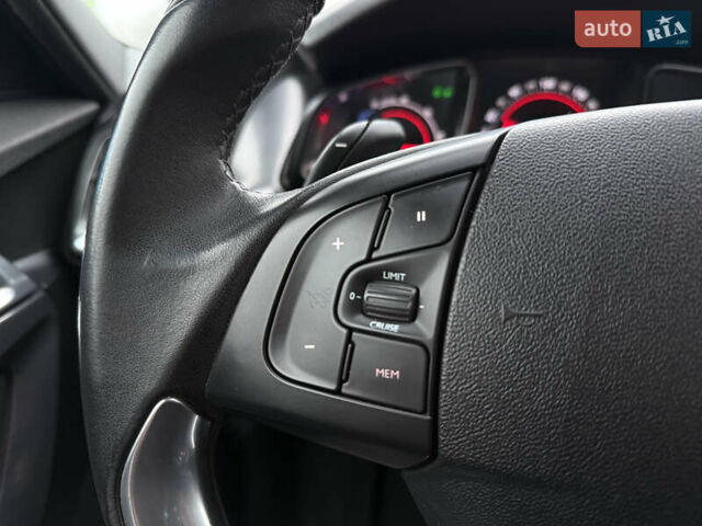 Чорний Сітроен ДС5, об'ємом двигуна 2 л та пробігом 290 тис. км за 9700 $, фото 28 на Automoto.ua