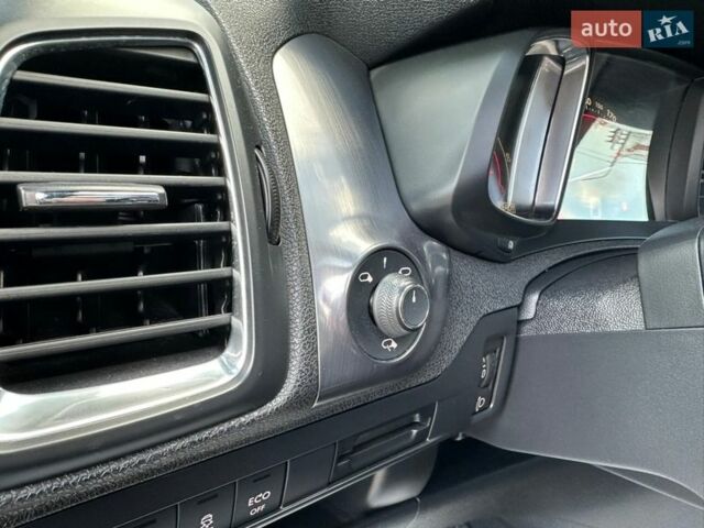 Черный Ситроен ДС5, объемом двигателя 2 л и пробегом 290 тыс. км за 9200 $, фото 27 на Automoto.ua