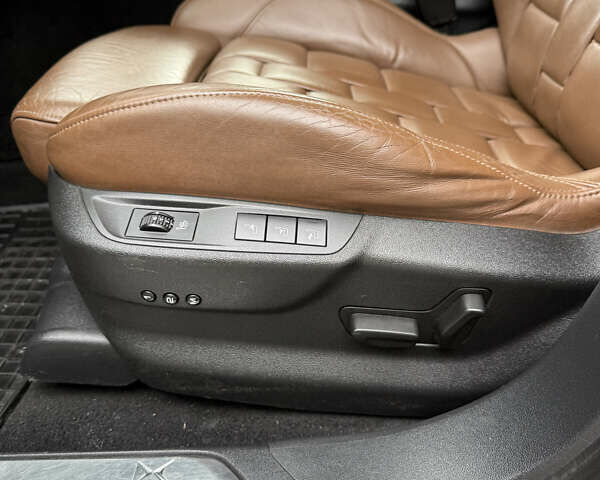 Чорний Сітроен ДС5, об'ємом двигуна 2 л та пробігом 209 тис. км за 11950 $, фото 29 на Automoto.ua