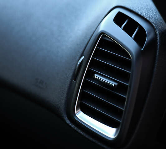 Черный Ситроен ДС5, объемом двигателя 2 л и пробегом 195 тыс. км за 11700 $, фото 63 на Automoto.ua