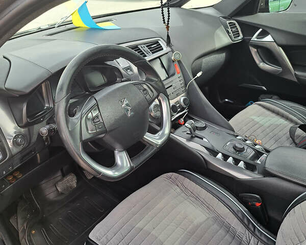 Коричневый Ситроен ДС5, объемом двигателя 2 л и пробегом 198 тыс. км за 11650 $, фото 5 на Automoto.ua