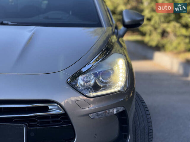 Серый Ситроен ДС5, объемом двигателя 1.6 л и пробегом 212 тыс. км за 10900 $, фото 7 на Automoto.ua