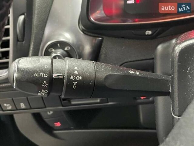 Сірий Сітроен ДС5, об'ємом двигуна 1.6 л та пробігом 189 тис. км за 8990 $, фото 35 на Automoto.ua