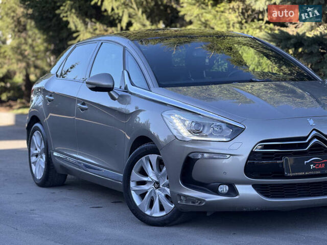 Серый Ситроен ДС5, объемом двигателя 1.6 л и пробегом 212 тыс. км за 10900 $, фото 5 на Automoto.ua