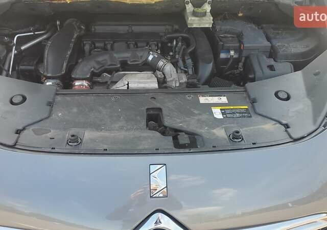 Сірий Сітроен ДС5, об'ємом двигуна 1.6 л та пробігом 144 тис. км за 12800 $, фото 9 на Automoto.ua