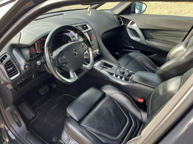 Серый Ситроен ДС5, объемом двигателя 1.6 л и пробегом 239 тыс. км за 10000 $, фото 5 на Automoto.ua