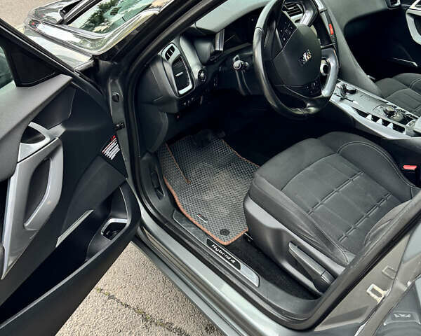 Сірий Сітроен ДС5, об'ємом двигуна 2 л та пробігом 174 тис. км за 12400 $, фото 32 на Automoto.ua