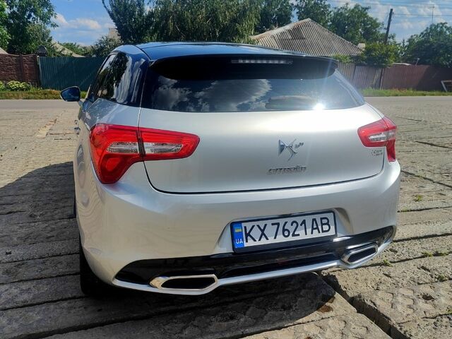 Сірий Сітроен ДС5, об'ємом двигуна 2 л та пробігом 173 тис. км за 12500 $, фото 5 на Automoto.ua