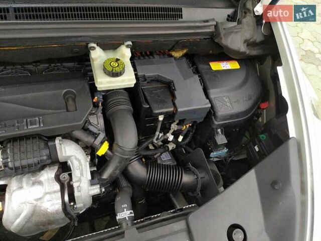 Сірий Сітроен ДС5, об'ємом двигуна 1.56 л та пробігом 270 тис. км за 9500 $, фото 19 на Automoto.ua