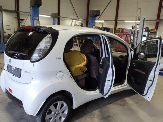 Белый Ситроен Другая, объемом двигателя 0 л и пробегом 116 тыс. км за 4800 $, фото 5 на Automoto.ua