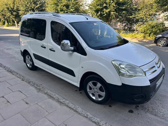 Ситроен Другая 2008 в Шумск на Automoto.ua Белый Ситроен Другая, объемом двигателя 1.6 л и пробегом 270 тыс. км за 4850 $, фото 3 на Automoto.ua