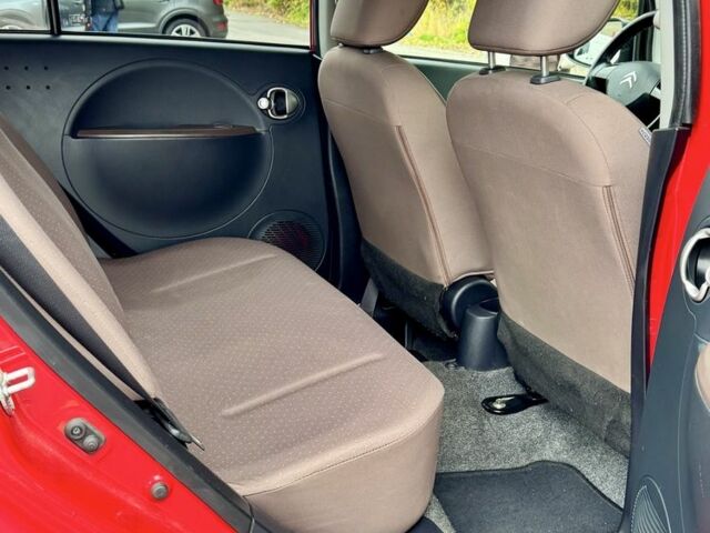 Красный Ситроен Другая, объемом двигателя 0 л и пробегом 69 тыс. км за 4444 $, фото 4 на Automoto.ua