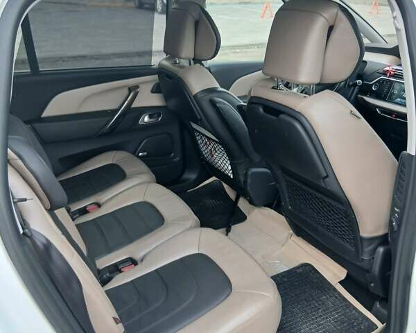 Білий Сітроен Гранд С4 Пікассо, об'ємом двигуна 2 л та пробігом 168 тис. км за 9199 $, фото 5 на Automoto.ua