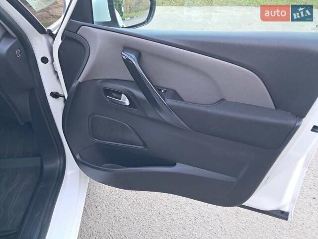 Белый Ситроен Гранд С4 Пикассо, объемом двигателя 1.6 л и пробегом 189 тыс. км за 8250 $, фото 29 на Automoto.ua