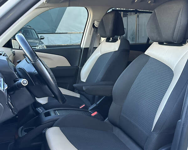 Белый Ситроен Гранд С4 Пикассо, объемом двигателя 2 л и пробегом 206 тыс. км за 12450 $, фото 32 на Automoto.ua