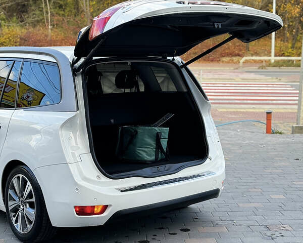 Ситроен Гранд С4 Пикассо 2014 в Тернополе на Automoto.ua Белый Ситроен Гранд С4 Пикассо, объемом двигателя 2 л и пробегом 205 тыс. км за 13350 $, фото 34 на Automoto.ua