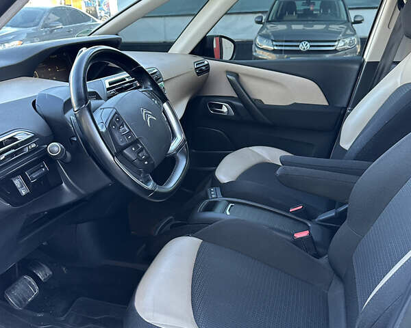 Белый Ситроен Гранд С4 Пикассо, объемом двигателя 2 л и пробегом 206 тыс. км за 12450 $, фото 31 на Automoto.ua