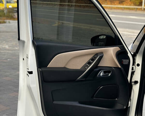 Ситроен Гранд С4 Пикассо 2014 в Тернополе на Automoto.ua Белый Ситроен Гранд С4 Пикассо, объемом двигателя 2 л и пробегом 205 тыс. км за 13350 $, фото 32 на Automoto.ua