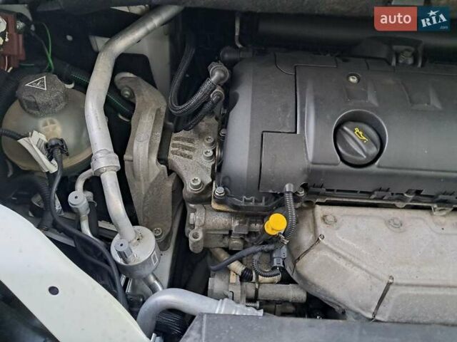 Белый Ситроен Гранд С4 Пикассо, объемом двигателя 1.6 л и пробегом 189 тыс. км за 8250 $, фото 38 на Automoto.ua