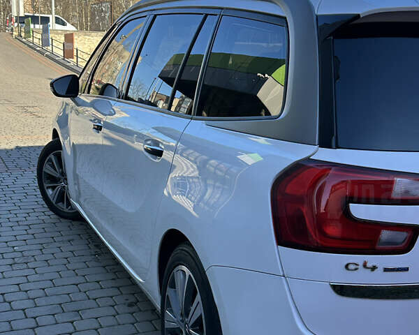 Белый Ситроен Гранд С4 Пикассо, объемом двигателя 2 л и пробегом 206 тыс. км за 12450 $, фото 9 на Automoto.ua