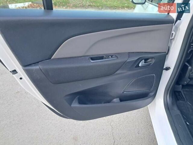 Белый Ситроен Гранд С4 Пикассо, объемом двигателя 1.6 л и пробегом 189 тыс. км за 8250 $, фото 21 на Automoto.ua