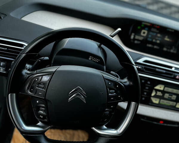 Белый Ситроен Гранд С4 Пикассо, объемом двигателя 2 л и пробегом 205 тыс. км за 13350 $, фото 49 на Automoto.ua