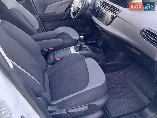 Белый Ситроен Гранд С4 Пикассо, объемом двигателя 1.6 л и пробегом 189 тыс. км за 8250 $, фото 22 на Automoto.ua