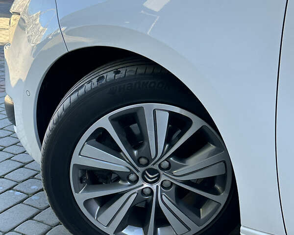 Белый Ситроен Гранд С4 Пикассо, объемом двигателя 2 л и пробегом 206 тыс. км за 12450 $, фото 10 на Automoto.ua