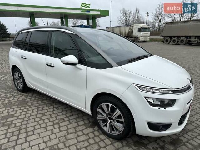 Белый Ситроен Гранд С4 Пикассо, объемом двигателя 2 л и пробегом 228 тыс. км за 11750 $, фото 1 на Automoto.ua