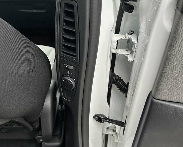 Белый Ситроен Гранд С4 Пикассо, объемом двигателя 2 л и пробегом 228 тыс. км за 11750 $, фото 20 на Automoto.ua