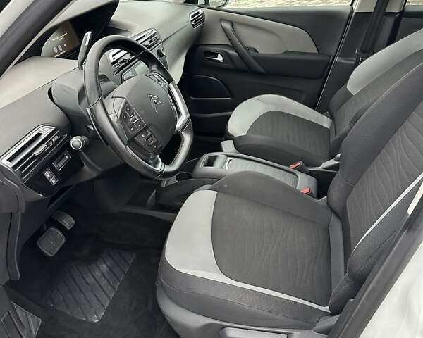 Белый Ситроен Гранд С4 Пикассо, объемом двигателя 2 л и пробегом 228 тыс. км за 11750 $, фото 13 на Automoto.ua