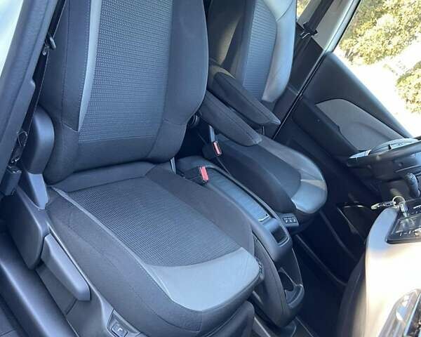 Ситроен Гранд С4 Пикассо 2015 в Дубно на Automoto.ua Белый Ситроен Гранд С4 Пикассо, объемом двигателя 1.6 л и пробегом 199 тыс. км за 11800 $, фото 42 на Automoto.ua