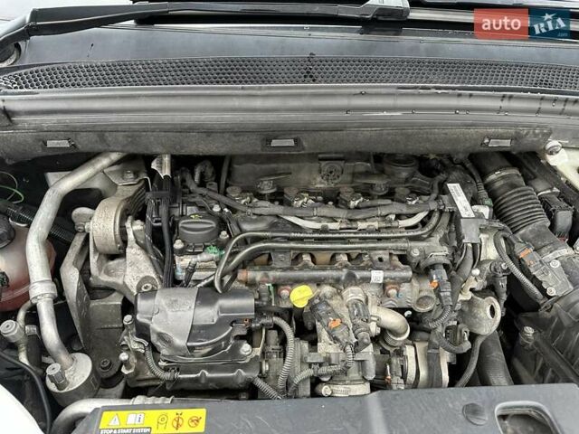 Белый Ситроен Гранд С4 Пикассо, объемом двигателя 2 л и пробегом 228 тыс. км за 11750 $, фото 33 на Automoto.ua