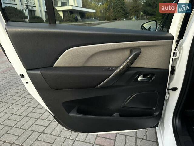 Белый Ситроен Гранд С4 Пикассо, объемом двигателя 2 л и пробегом 203 тыс. км за 13750 $, фото 67 на Automoto.ua