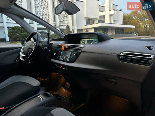 Белый Ситроен Гранд С4 Пикассо, объемом двигателя 2 л и пробегом 203 тыс. км за 13750 $, фото 60 на Automoto.ua