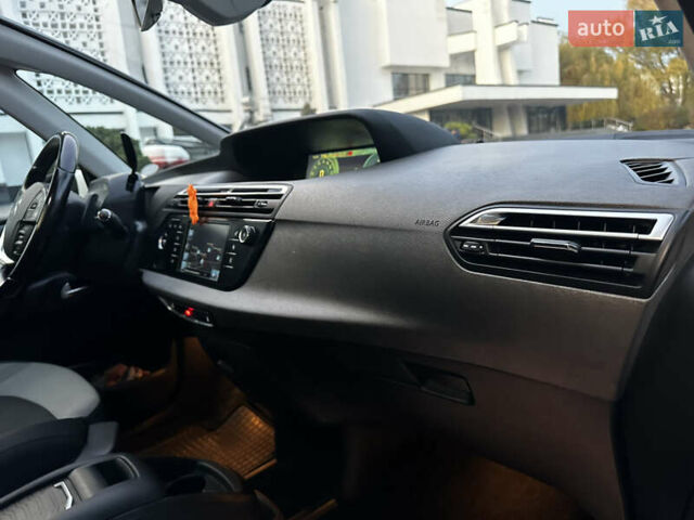 Белый Ситроен Гранд С4 Пикассо, объемом двигателя 2 л и пробегом 203 тыс. км за 13750 $, фото 59 на Automoto.ua