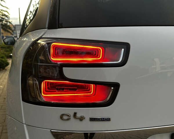 Белый Ситроен Гранд С4 Пикассо, объемом двигателя 2 л и пробегом 203 тыс. км за 13750 $, фото 30 на Automoto.ua