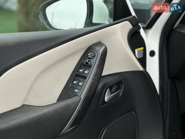 Белый Ситроен Гранд С4 Пикассо, объемом двигателя 1.6 л и пробегом 259 тыс. км за 12600 $, фото 20 на Automoto.ua