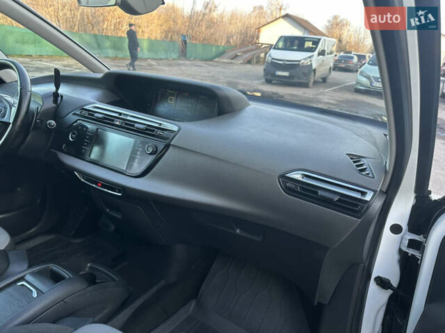 Белый Ситроен Гранд С4 Пикассо, объемом двигателя 1.6 л и пробегом 214 тыс. км за 12300 $, фото 53 на Automoto.ua